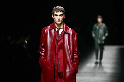 gucci sfilata gennaio 2024|Sfilata Gucci Milano Fashion Week: Sabato De Sarno celebra il .